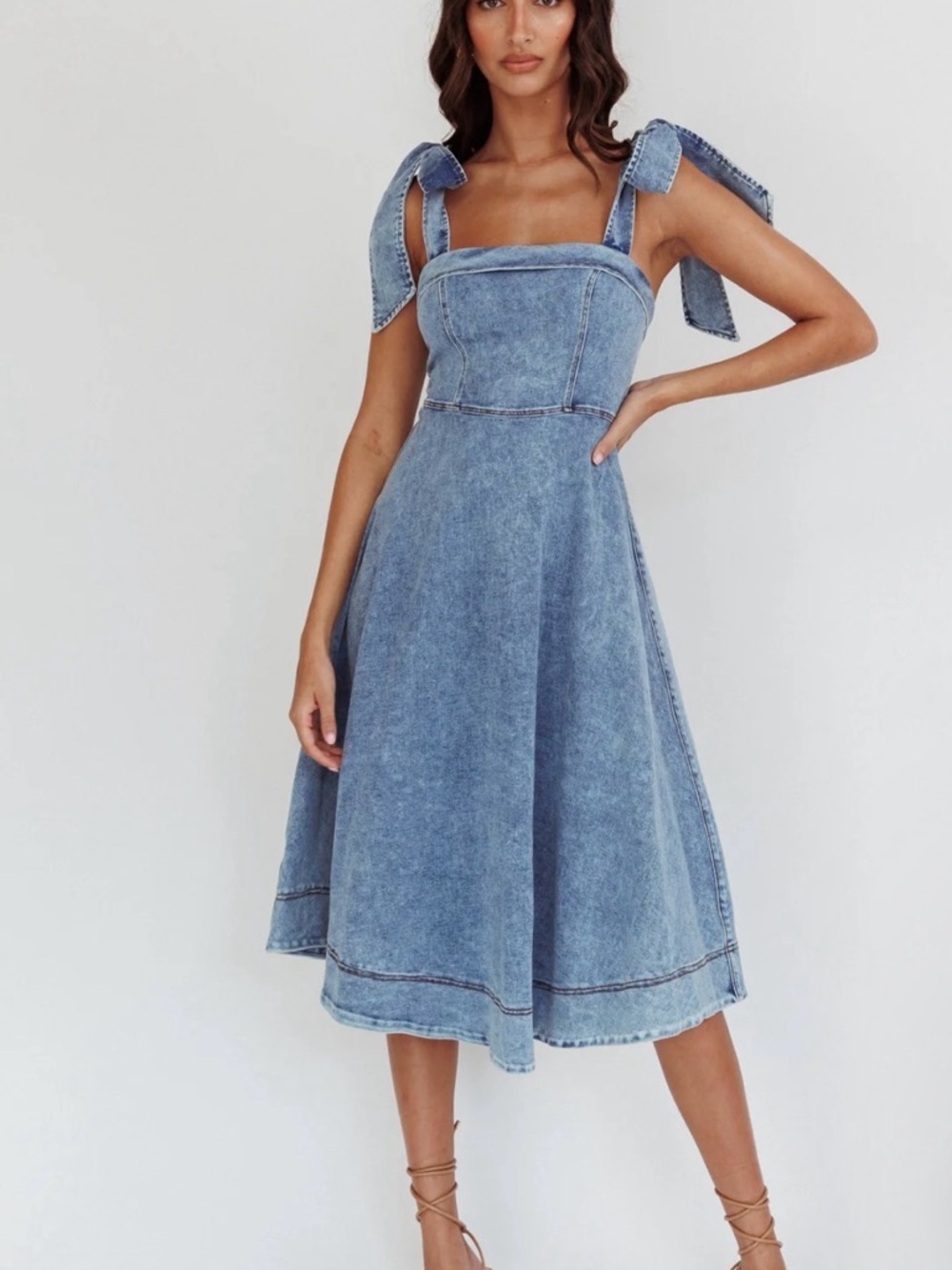 Jeanie Bow Shoulder Midi Dress
Wash Denim Blue